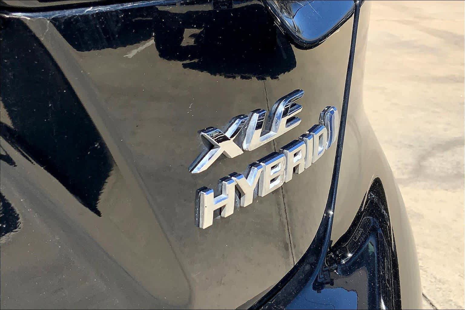 Used 2024 Toyota Corolla XLE FWD image 10