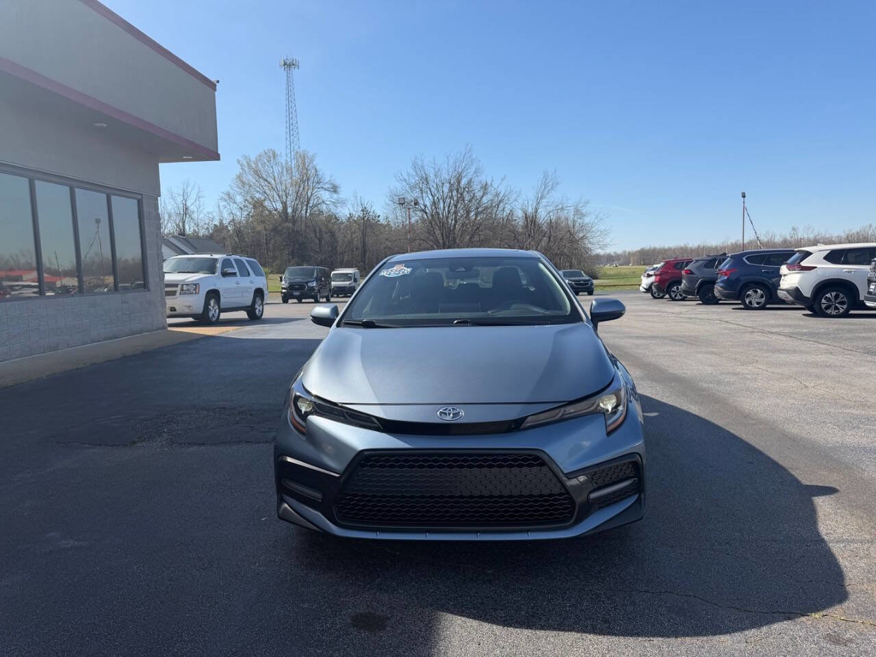 Used 2020 Toyota Corolla SE w/ SE Premium Package image 3