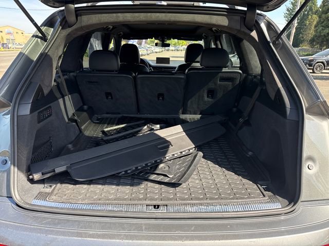 Used 2017 Audi Q7 3.0T Prestige w/ Prestige Package AWD/4WD image 14