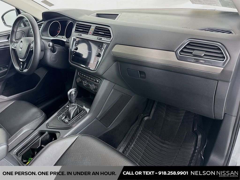 Used 2021 Volkswagen Tiguan SE image 29