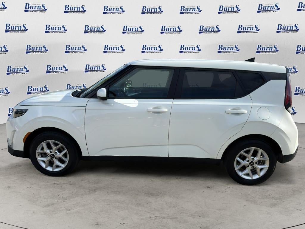 Used 2024 Kia Soul LX w/ Option Group 015 FWD image 4