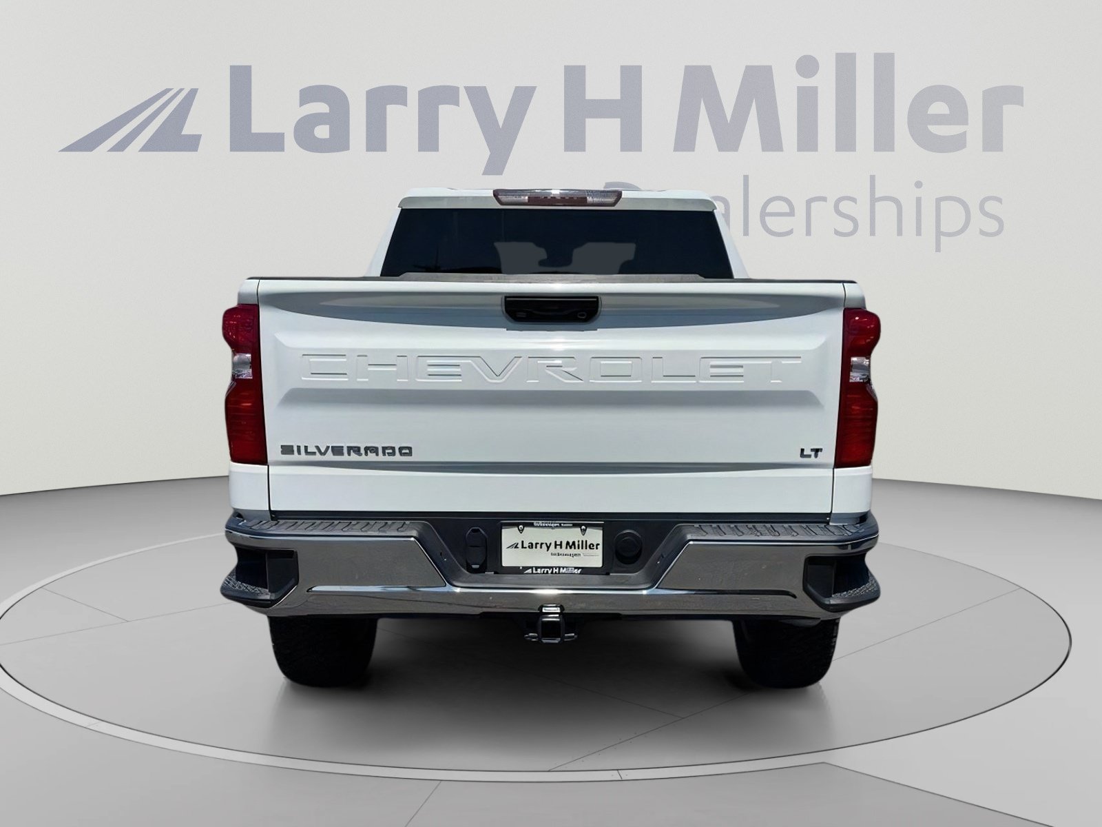 Used 2024 Chevrolet Silverado 1500 LT AWD/4WD image 4