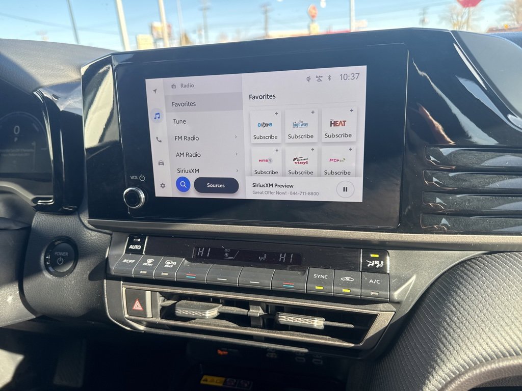 Used 2025 Toyota Camry SE image 14