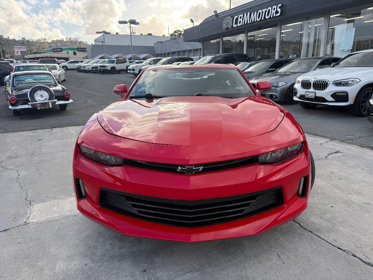Used 2018 Chevrolet Camaro LT RWD image 4