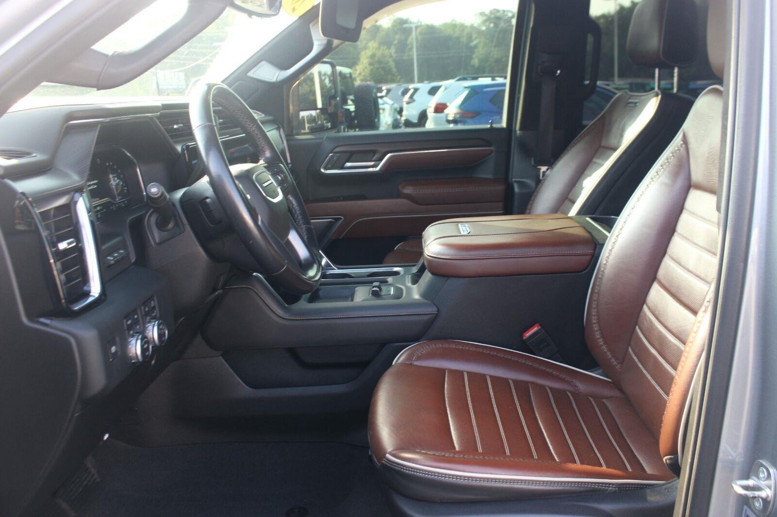 Used 2024 GMC Sierra 3500 Denali Ultimate AWD/4WD image 16