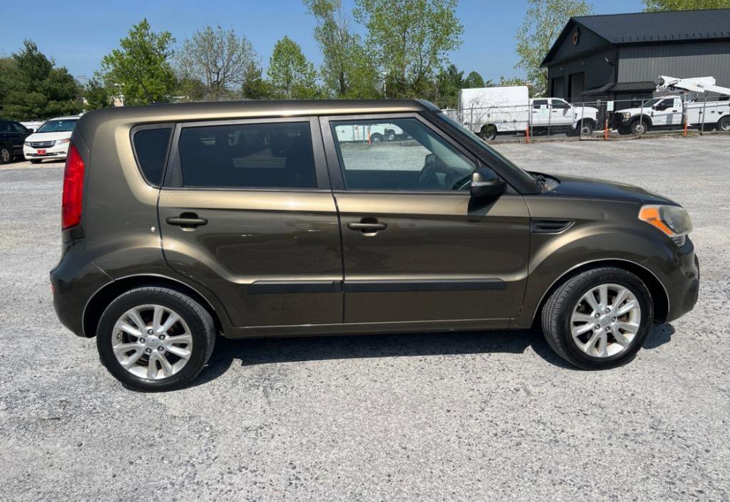 Used 2012 Kia Soul + image 4