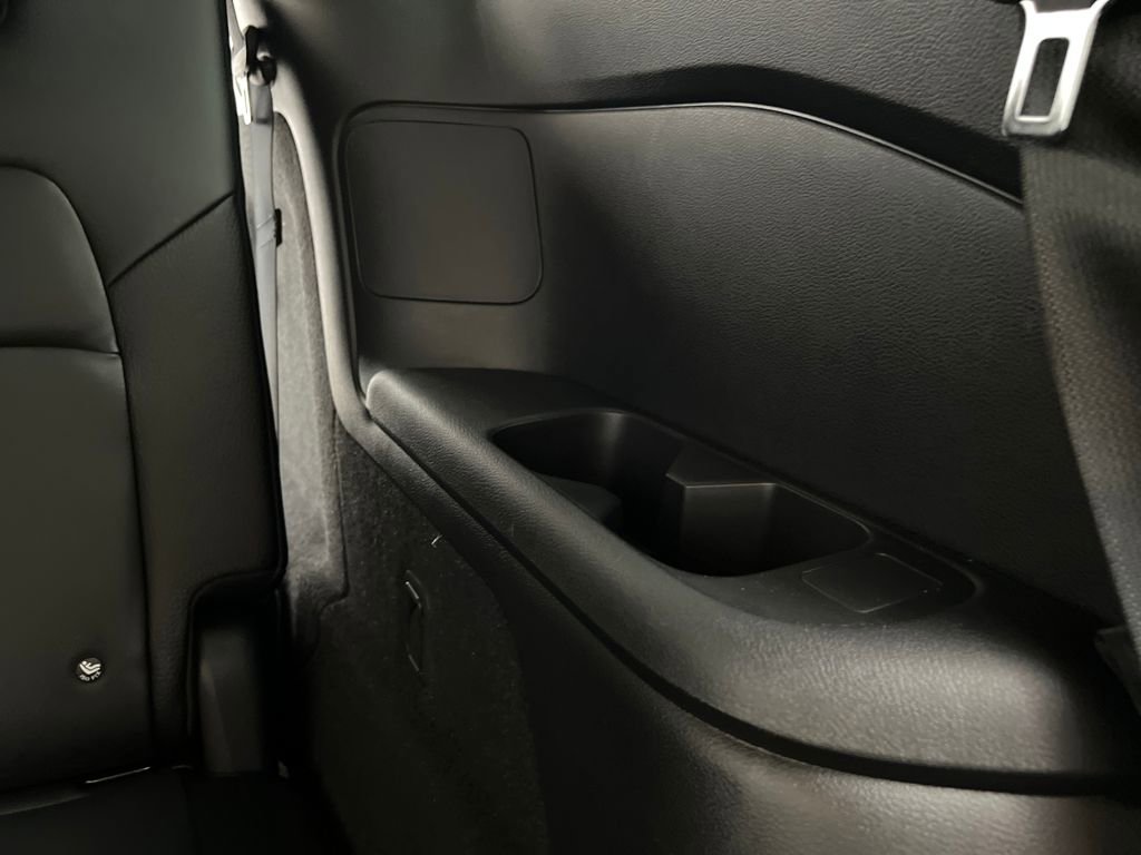 Used 2025 Nissan Pathfinder SL FWD image 32
