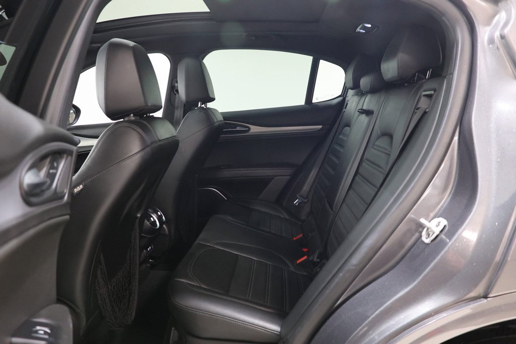 Used 2023 Alfa Romeo Stelvio Veloce AWD/4WD image 29