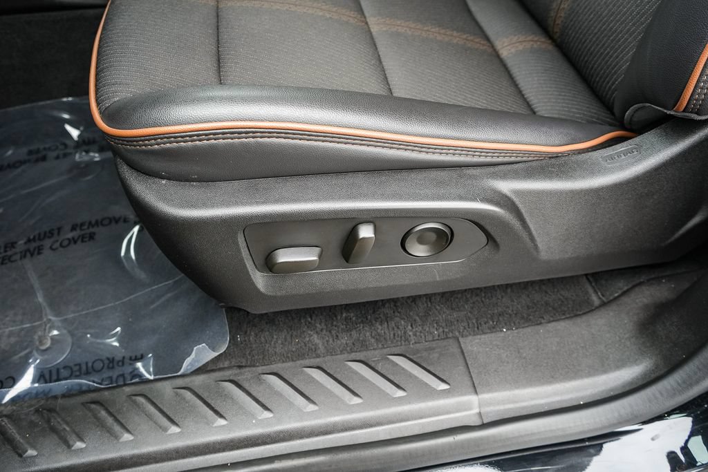 Used 2024 GMC Canyon AT4 w/ Technology Package AWD/4WD image 21