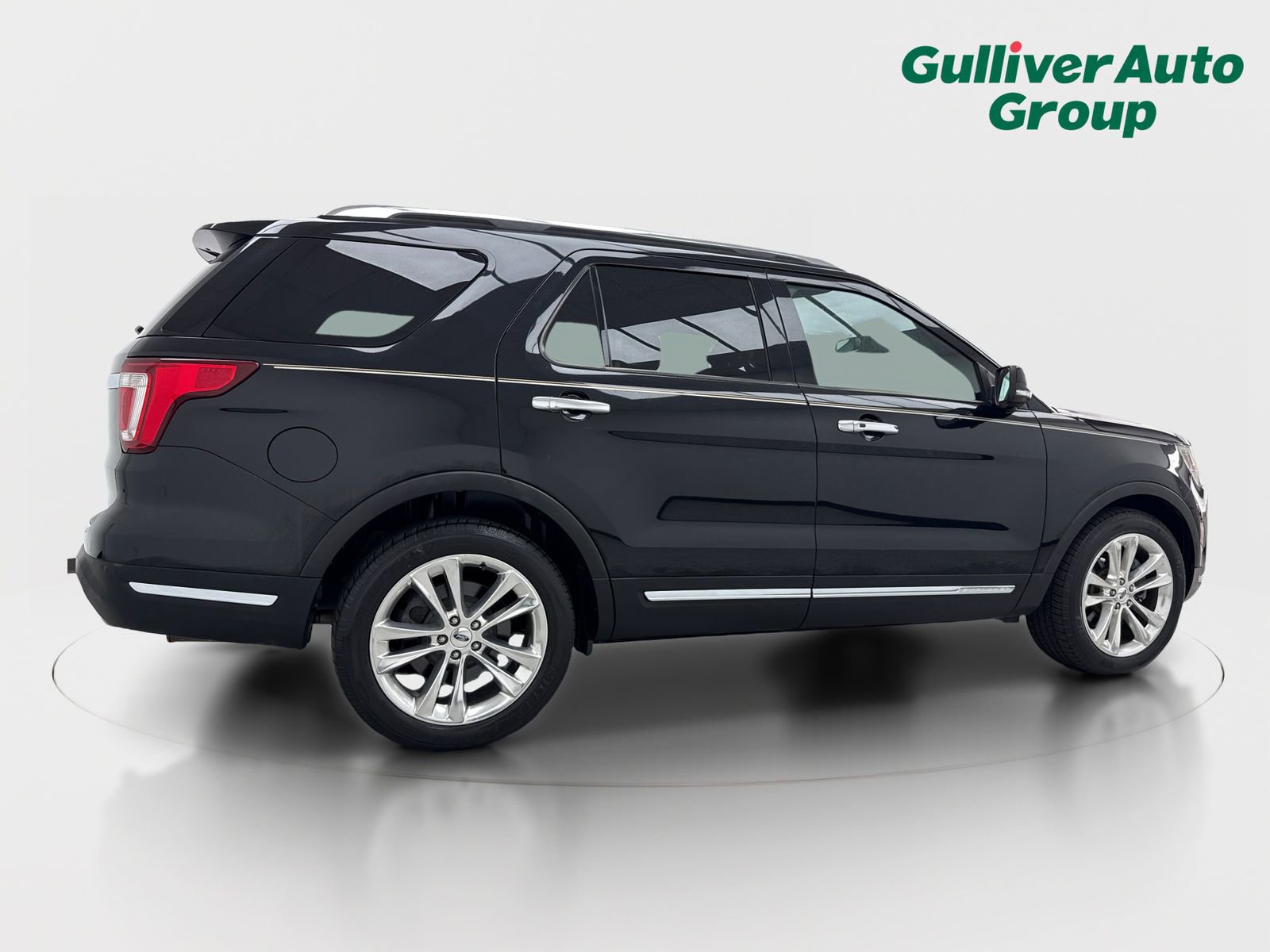 Used 2018 Ford Explorer Limited w/ Ford Safe & Smart Package FWD image 9