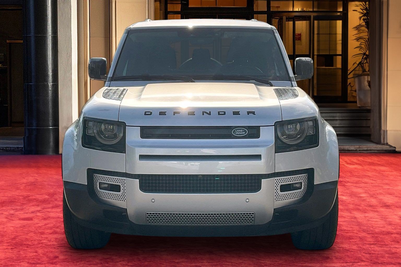 Used 2023 Land Rover Defender 110 SE AWD/4WD image 3