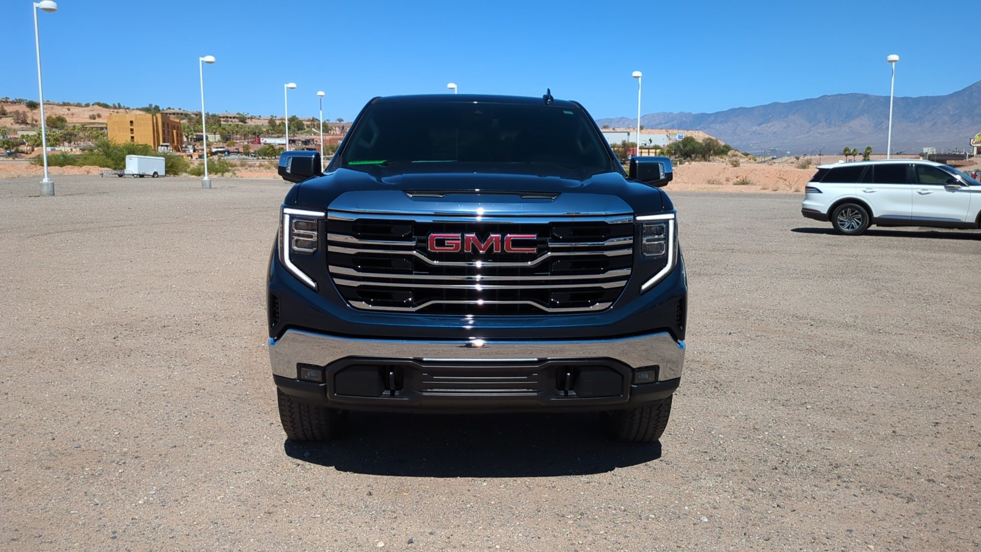 Used 2023 GMC Sierra 1500 SLT w/ SLT Premium Package AWD/4WD image 8