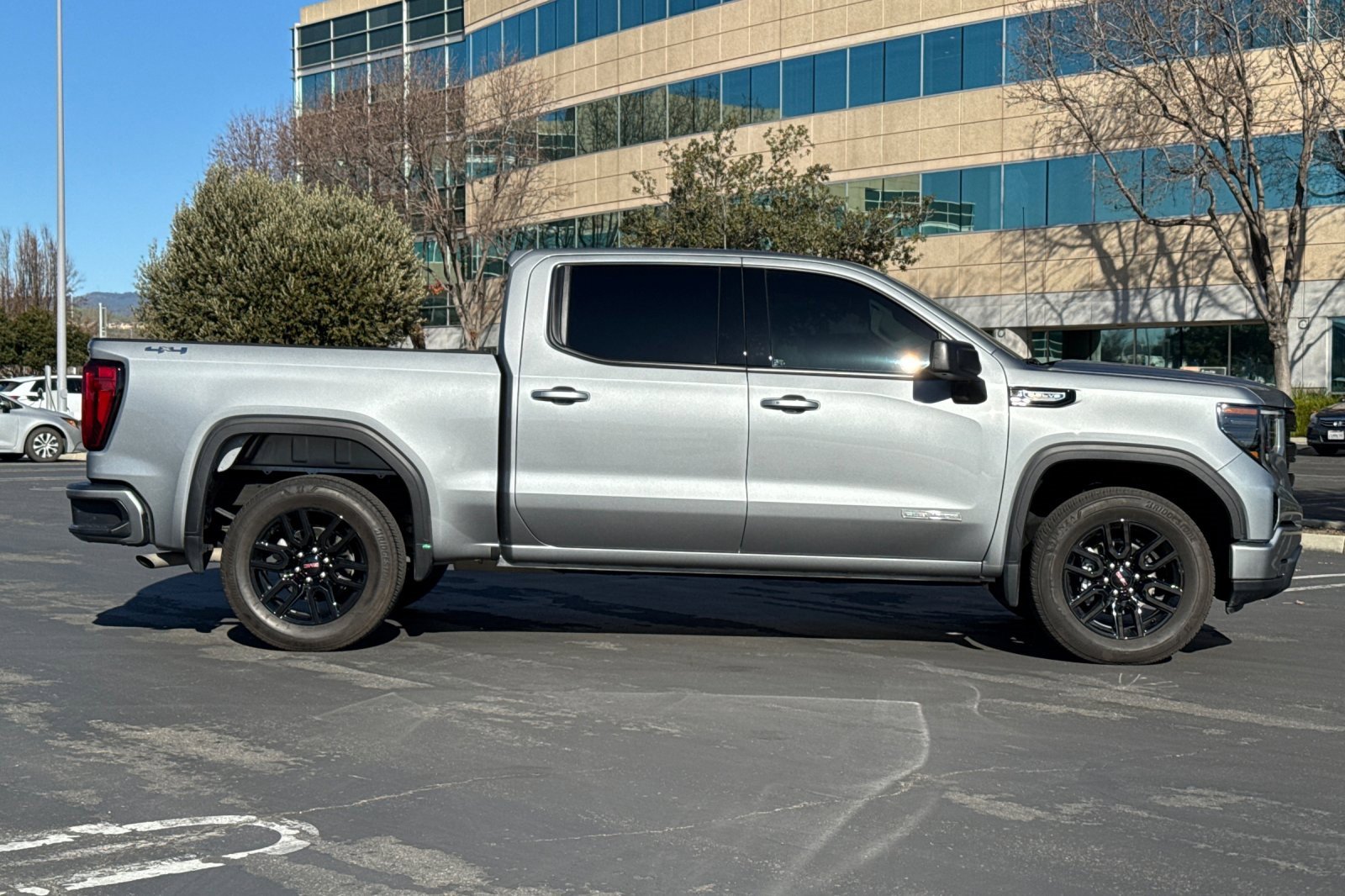 Used 2025 GMC Sierra 1500 Elevation image 3