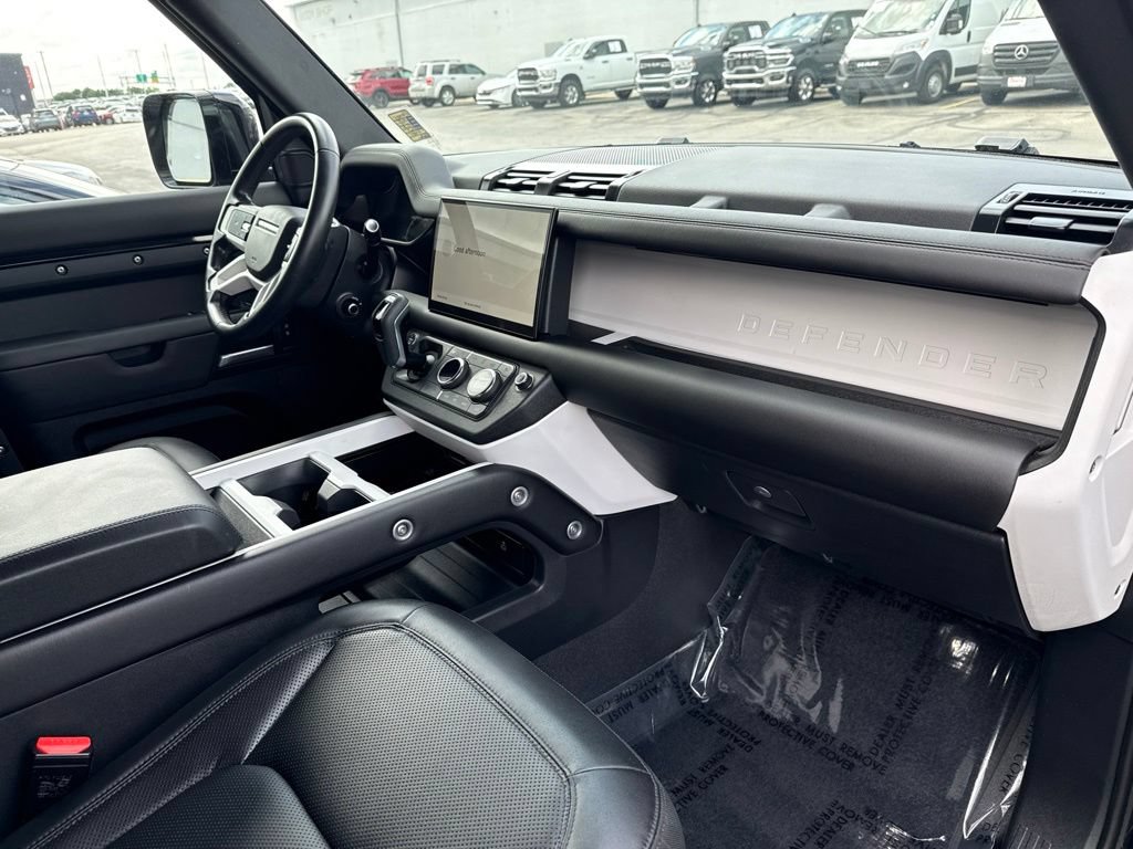Used 2025 Land Rover Defender 110 S AWD/4WD image 25