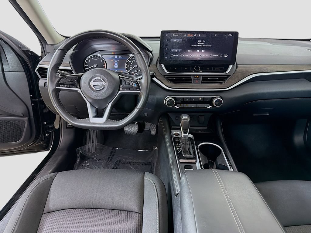 Used 2023 Nissan Altima 2.5 SV w/ SV Premium Package FWD image 29