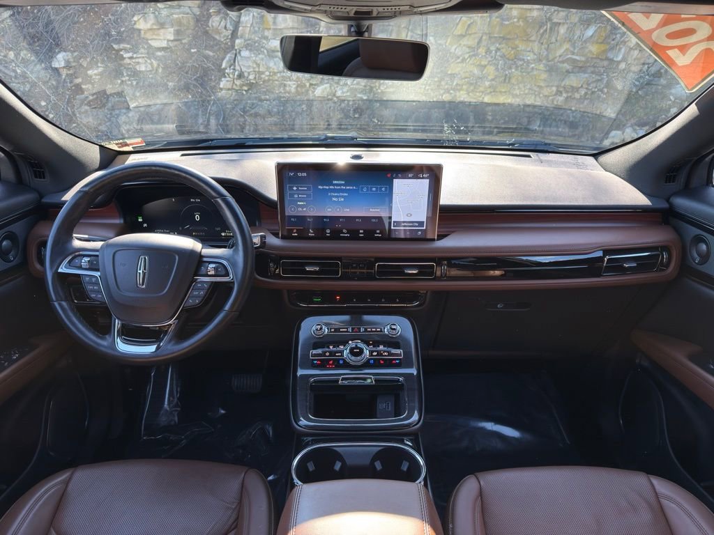 Used 2022 Lincoln Nautilus Reserve w/ Luxury Package image 16