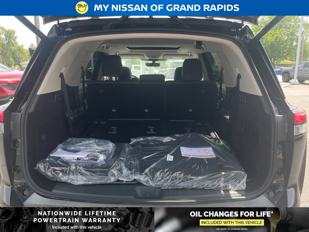 New 2026 Nissan Pathfinder Platinum w/ Cargo Package AWD/4WD image 23