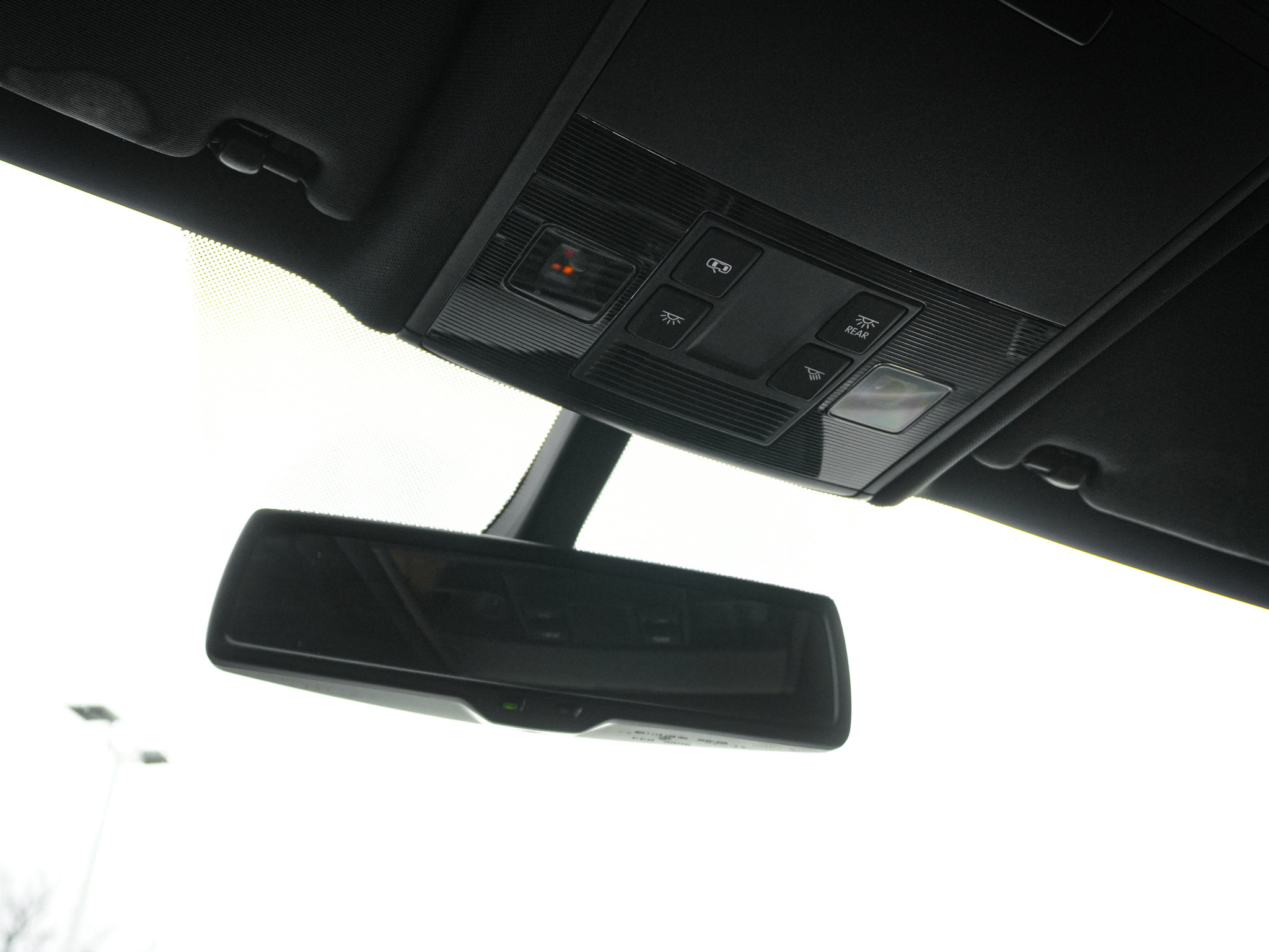 Used 2015 Volkswagen Golf R 4-Door image 27