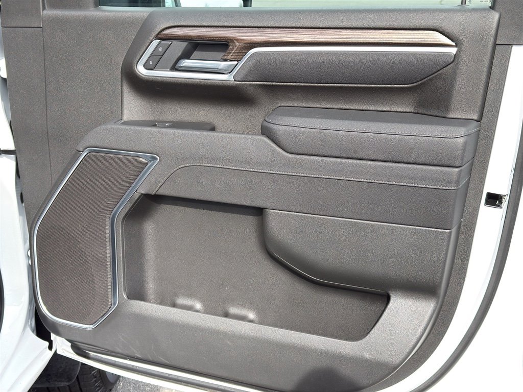 Used 2025 Chevrolet Silverado 2500 LT w/ Convenience Package image 33