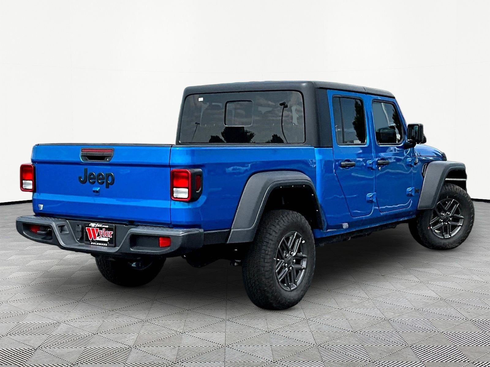 Used 2022 Jeep Gladiator Sport AWD/4WD image 6