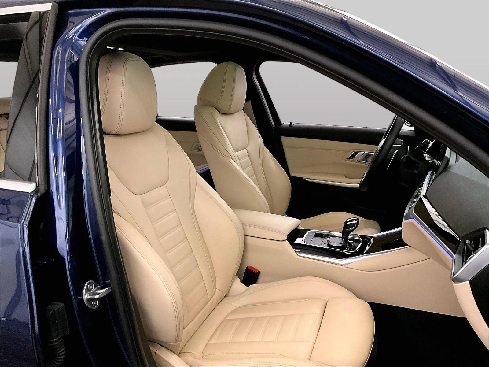 Used 2019 BMW 330i xDrive Sedan w/ Driving Assistance Package image 7