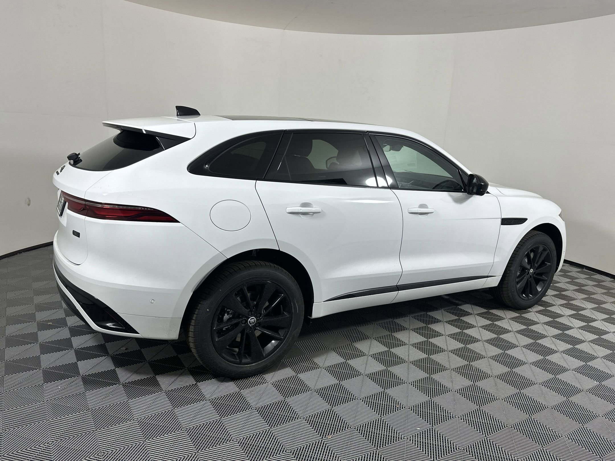 Used 2026 Jaguar F-PACE R-Dynamic S AWD/4WD image 20