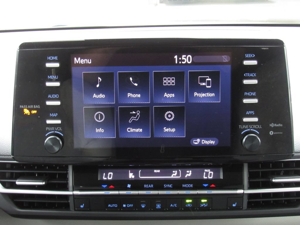 Used 2024 Toyota Sienna LE AWD/4WD image 29