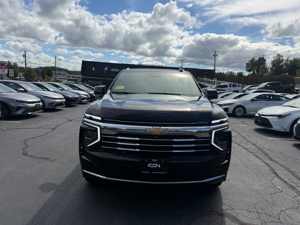 Used 2025 Chevrolet Suburban LT AWD/4WD image 8