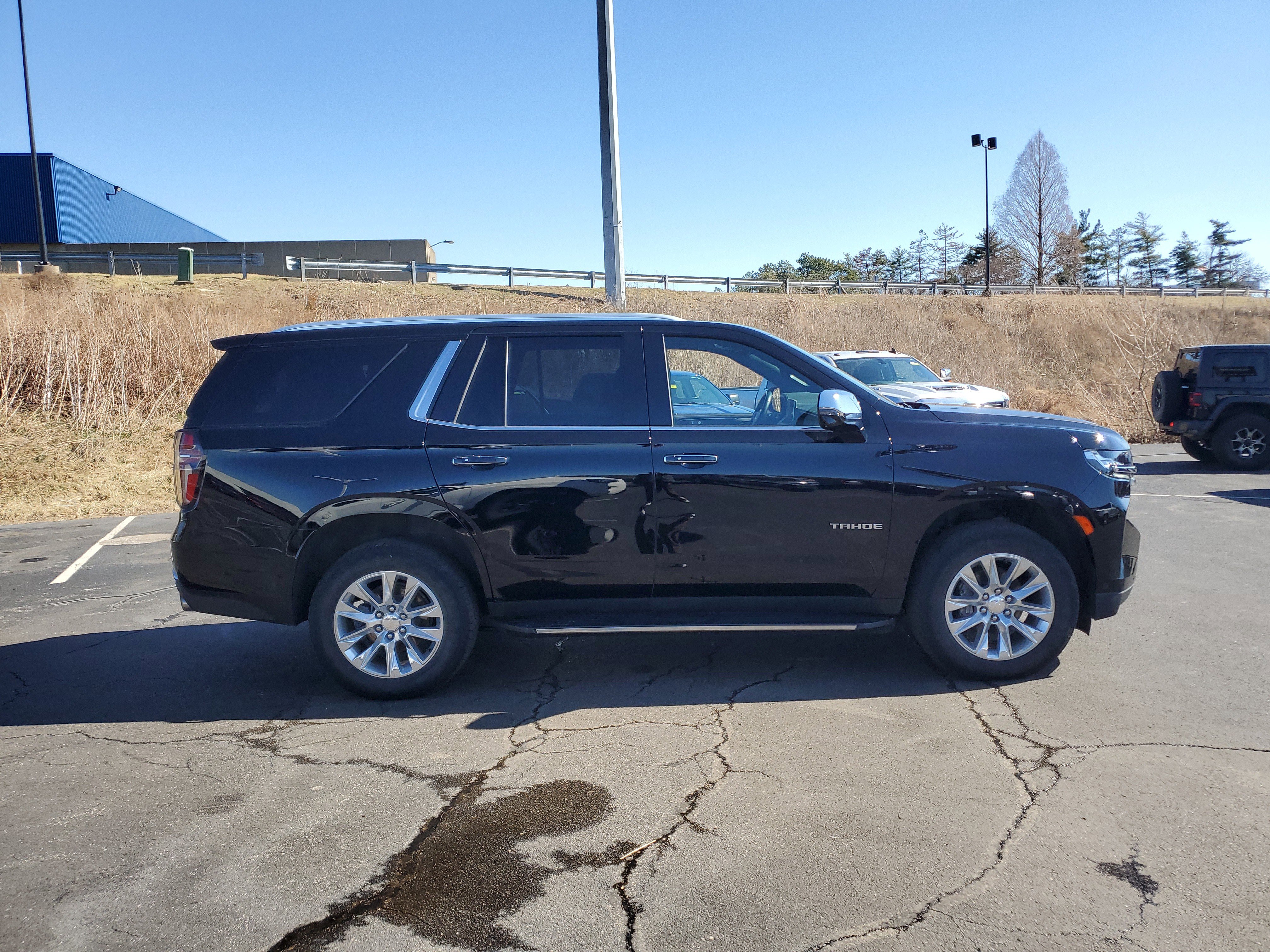 Used 2023 Chevrolet Tahoe Premier w/ Advanced Technology Package image 3
