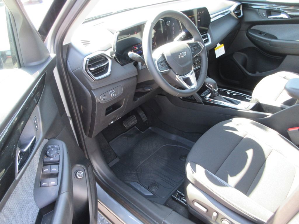 New 2026 Chevrolet TrailBlazer LT w/ Convenience Package FWD image 13