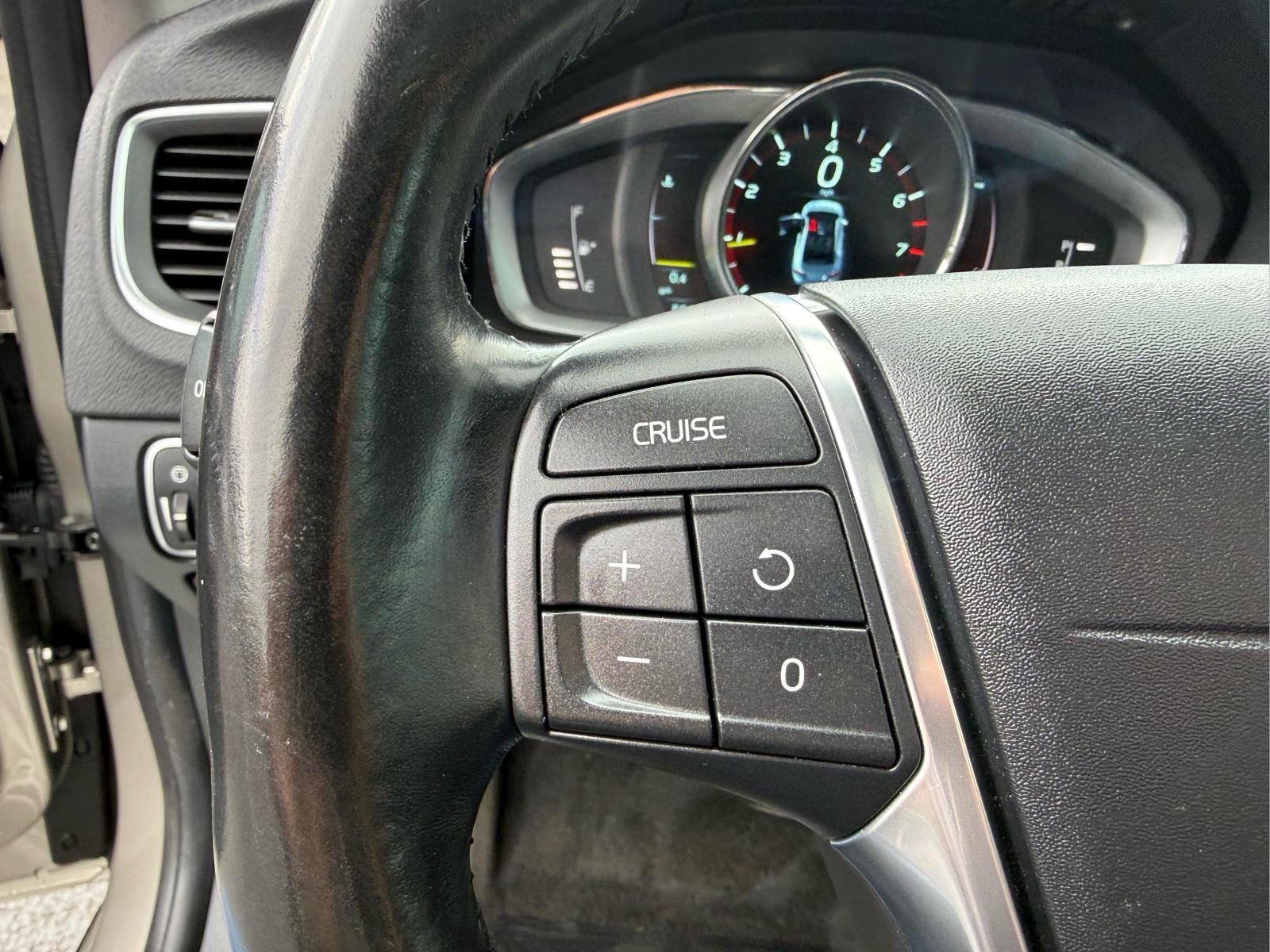 Used 2015 Volvo S60 T5 Platinum FWD image 32