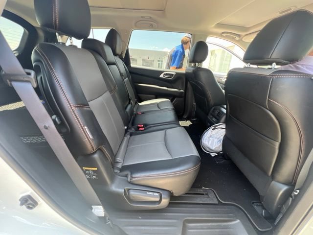 Used 2019 Nissan Pathfinder SL FWD image 23