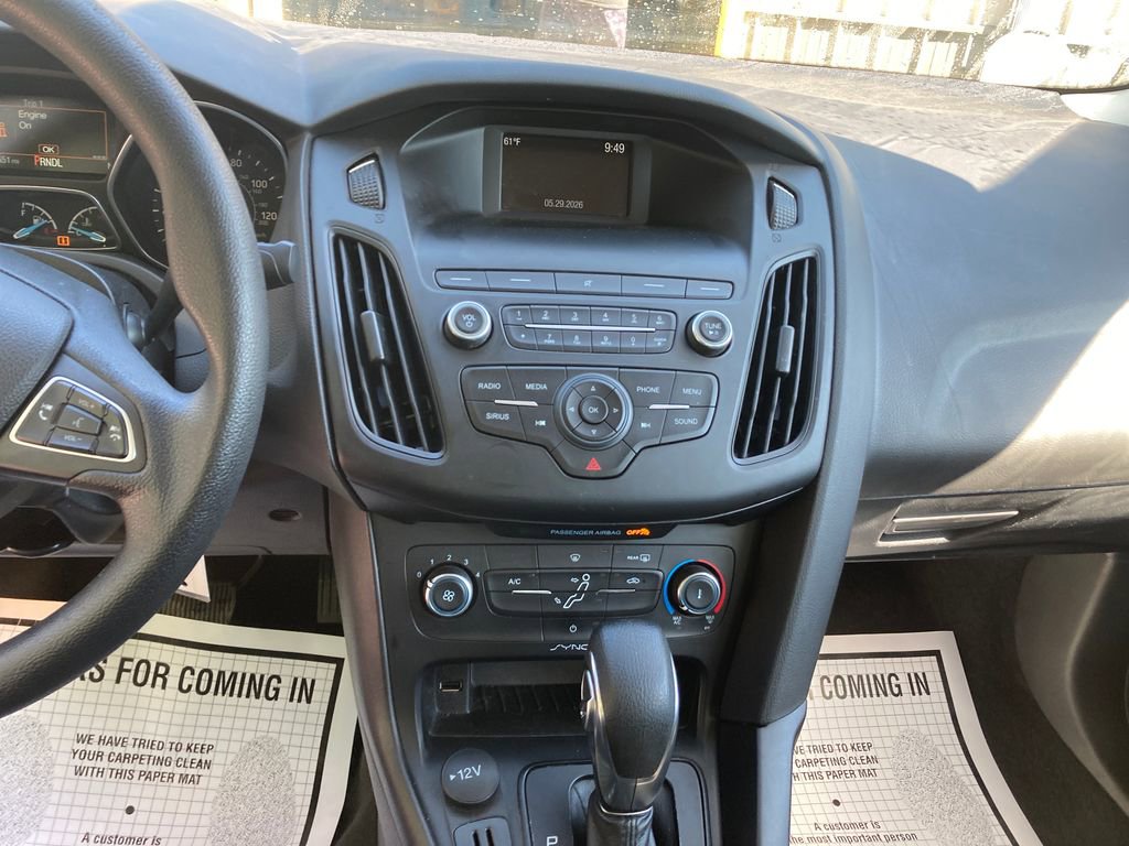 Used 2018 Ford Focus SE FWD image 23