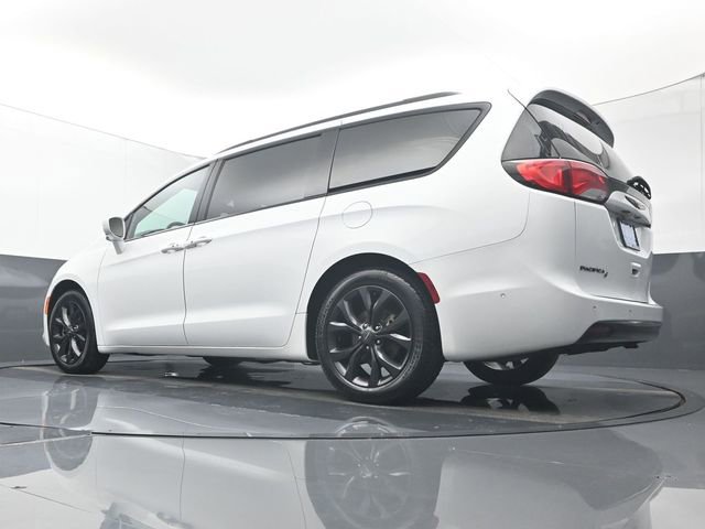 Used 2019 Chrysler Pacifica Touring-L w/ Advanced Safetytec Group image 21