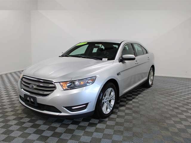 Used 2014 Ford Taurus SEL w/ Equipment Group 201A FWD image 2