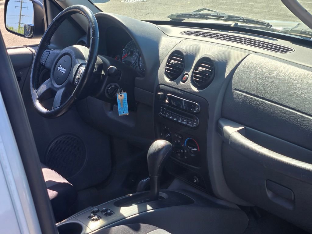Used 2006 Jeep Liberty Sport AWD/4WD image 12