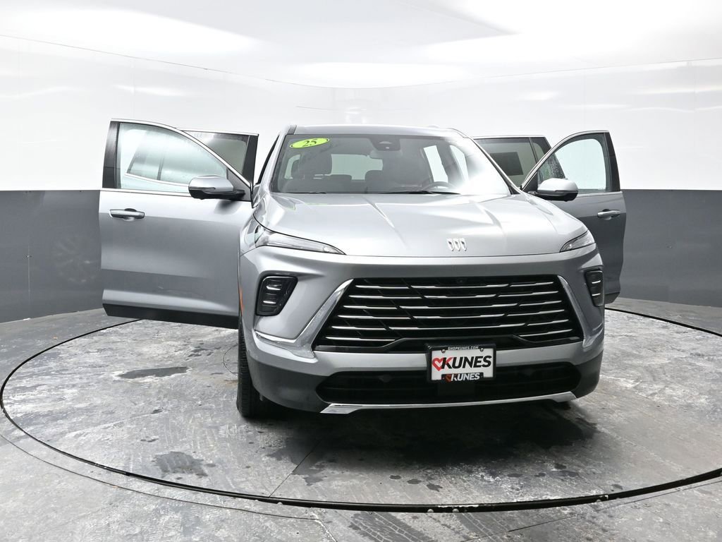 Used 2025 Buick Enclave Preferred w/ Power Package image 64