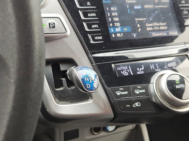 Used 2015 Toyota Prius V Five image 39