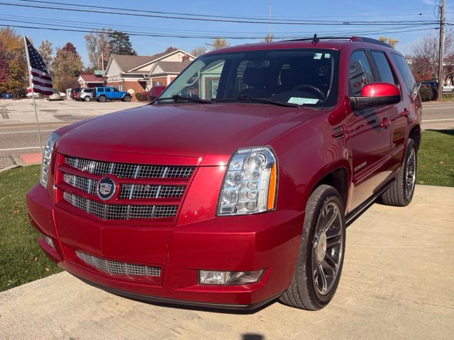 Used 2012 Cadillac Escalade Premium AWD/4WD image 6
