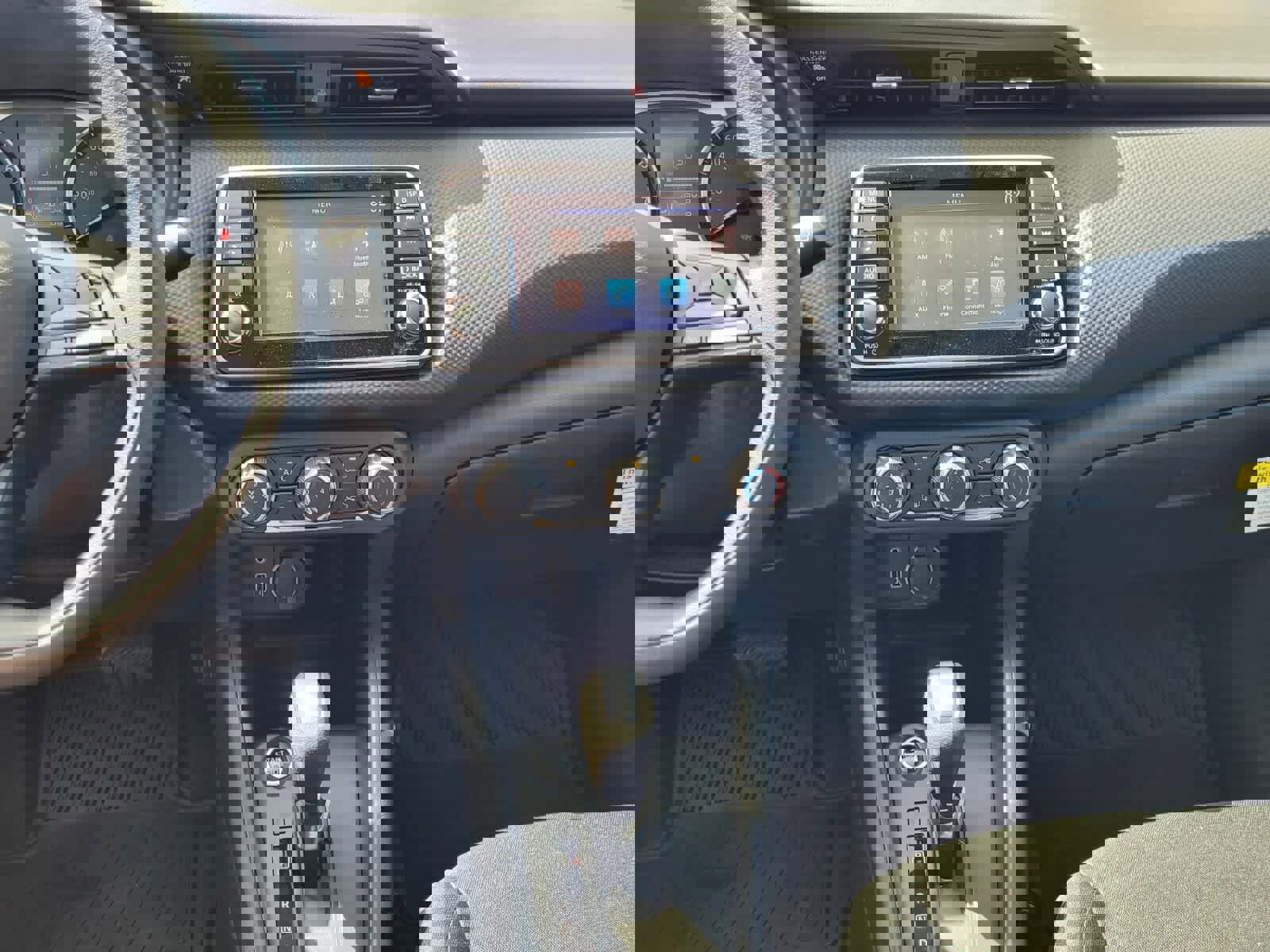 New 2025 Nissan Kicks Play S image 8