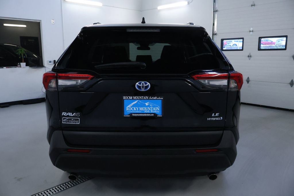 Used 2022 Toyota RAV4 LE AWD/4WD image 6