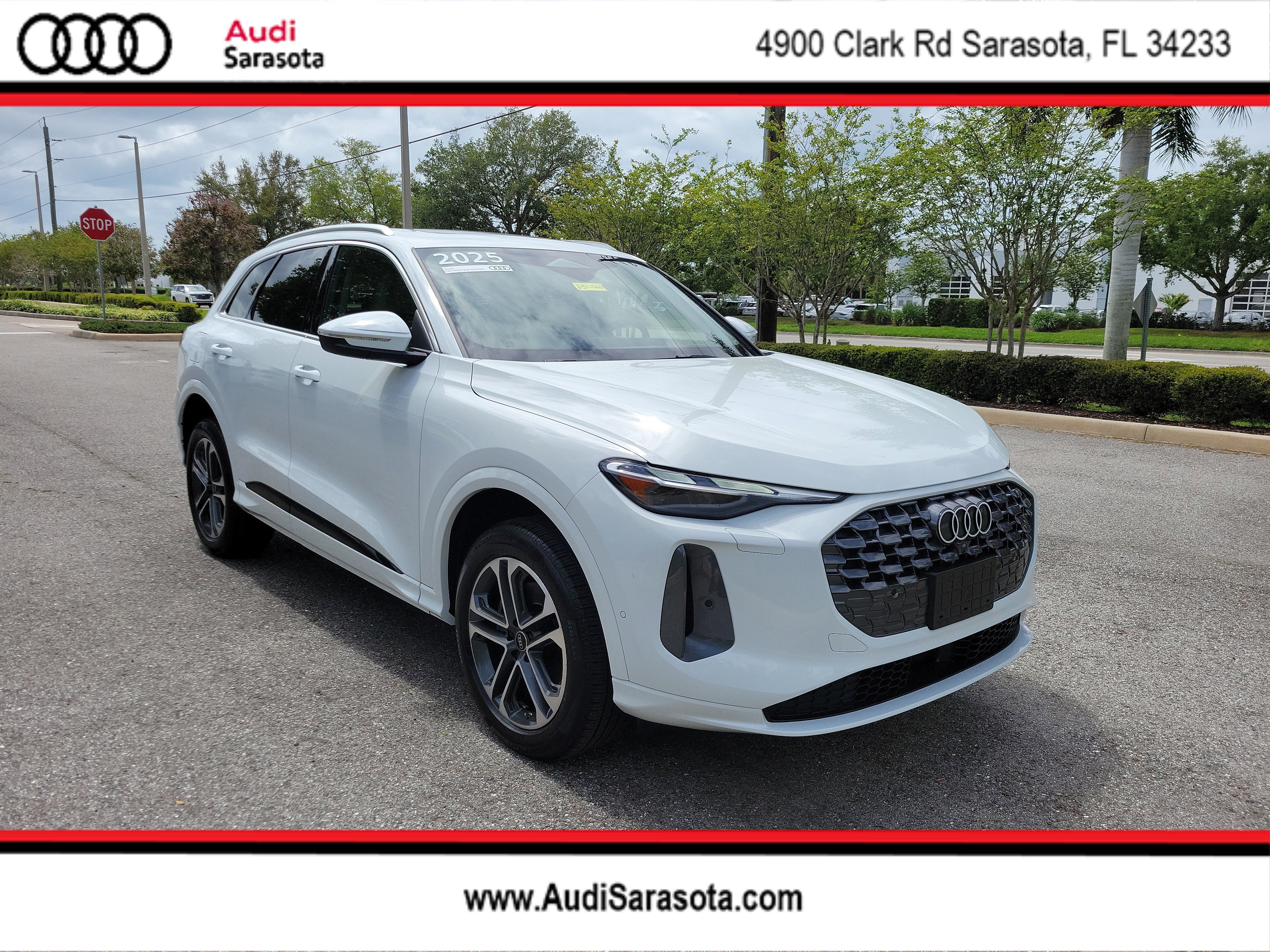 Used 2025 Audi Q5 Premium w/ Convenience Package image 1