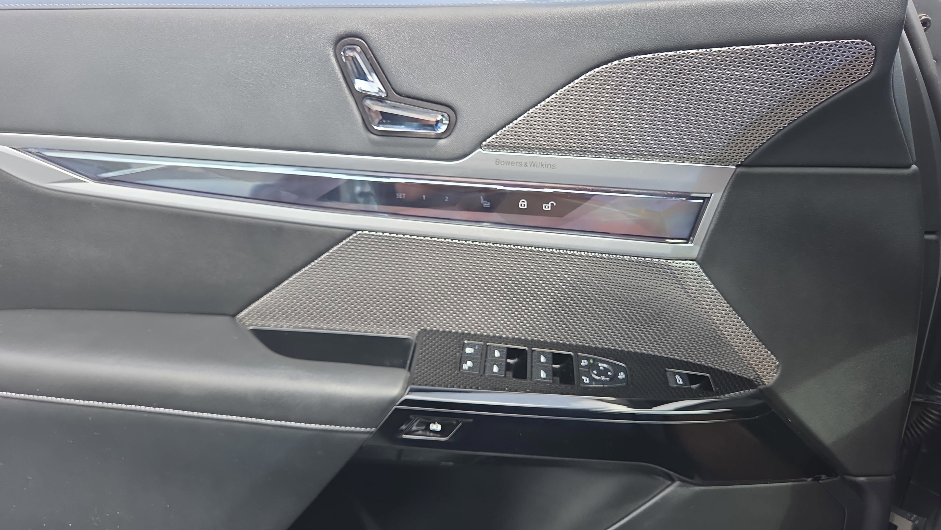 Certified 2023 BMW 740i RWD image 35