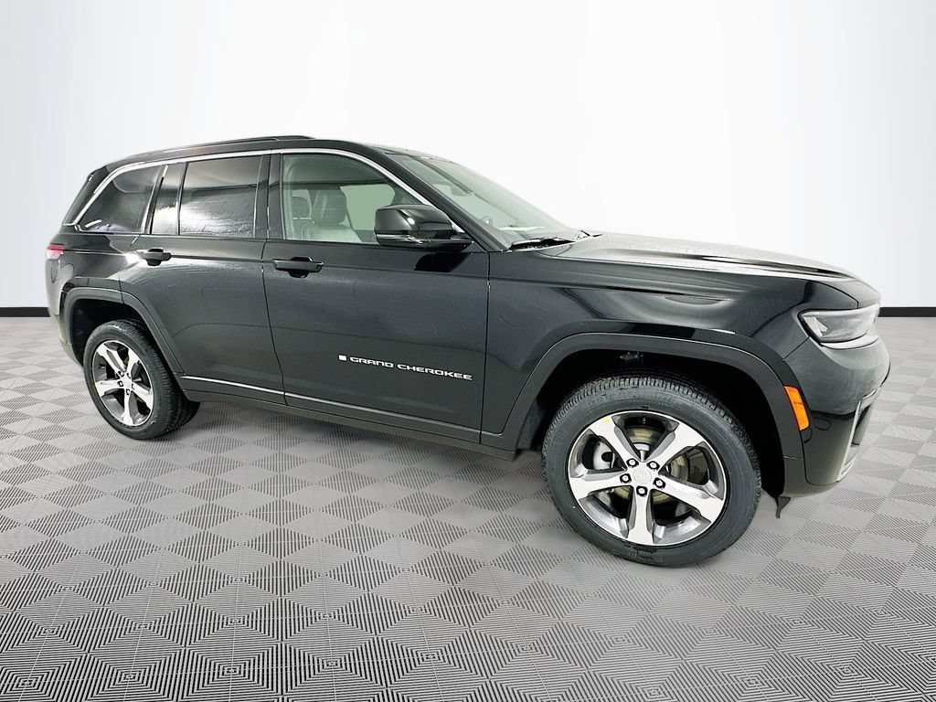New 2026 Jeep Grand Cherokee Limited AWD/4WD image 3