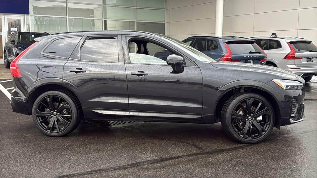 Certified 2024 Volvo XC60 B5 Ultimate w/ Climate Package image 2