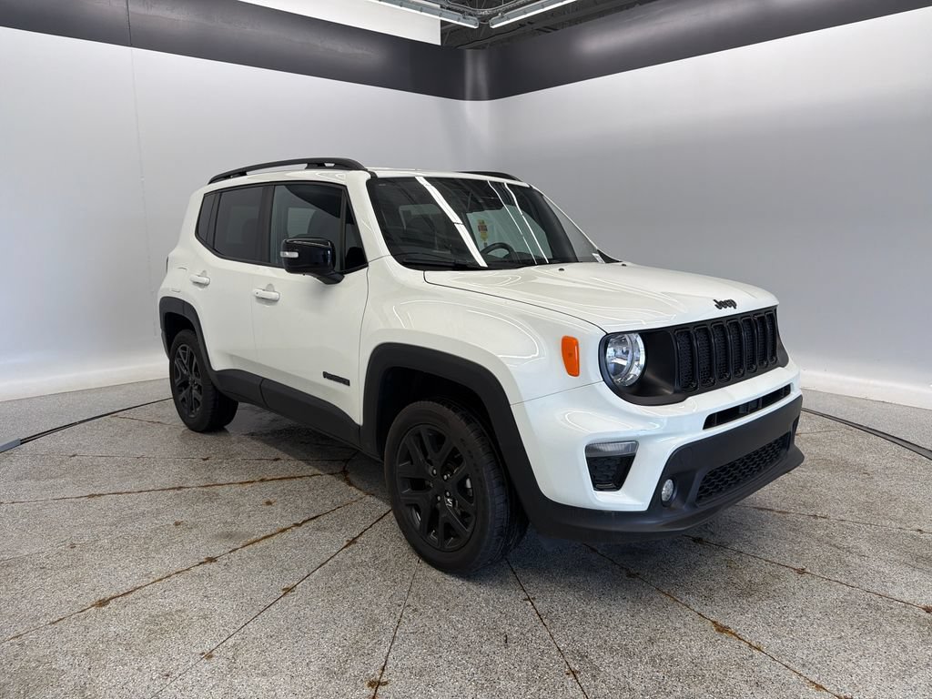 Certified 2022 Jeep Renegade Altitude w/ Convenience Group AWD/4WD image 3