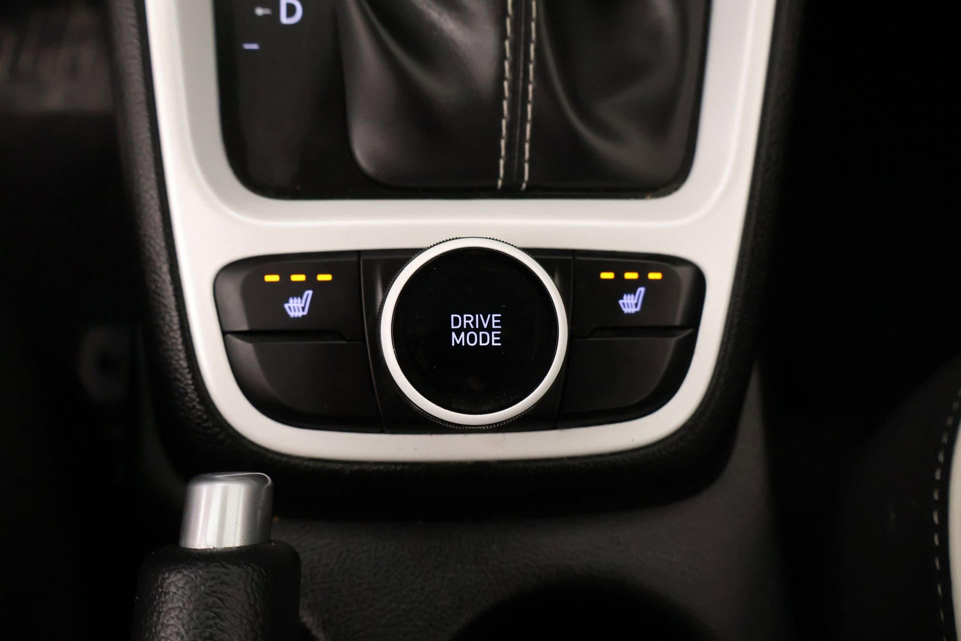 Certified 2025 Hyundai Venue Limited image 9