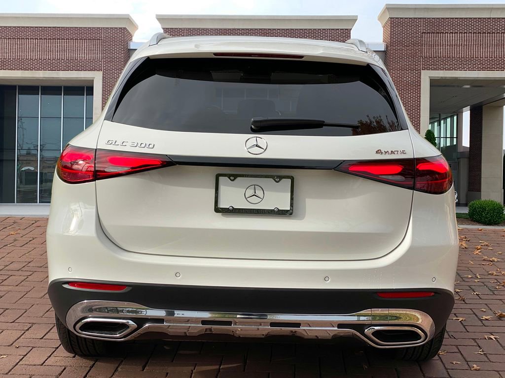 Certified 2025 Mercedes-Benz GLC 300 4MATIC image 5