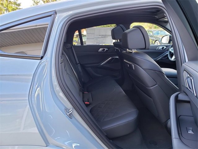New 2026 BMW X6 xDrive40i w/ Climate Comfort Package image 15