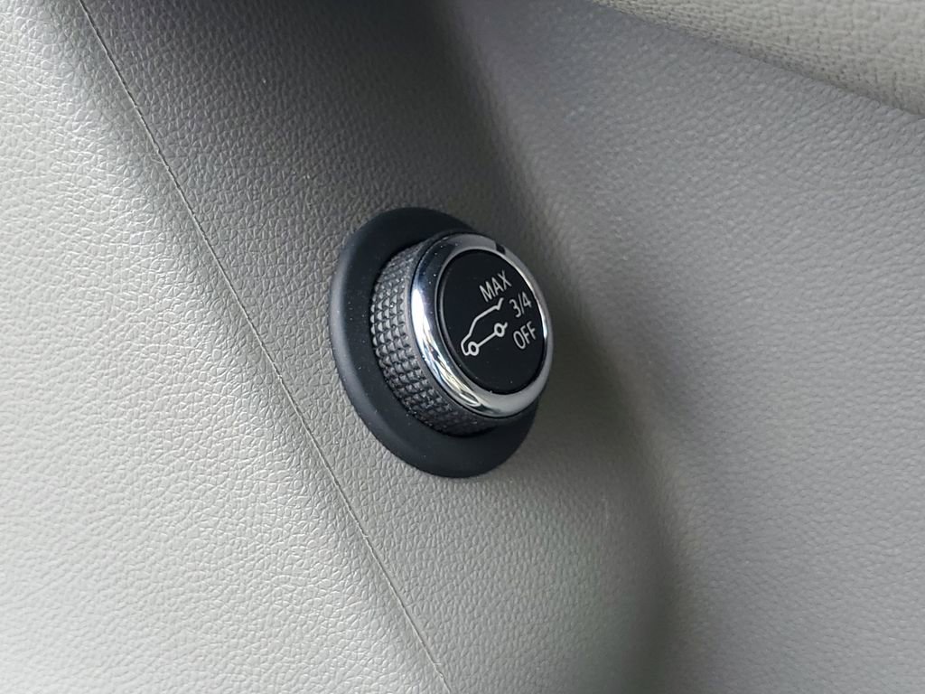 Used 2022 Cadillac XT6 Premium Luxury w/ LPO, Floor Liner Package AWD/4WD image 26